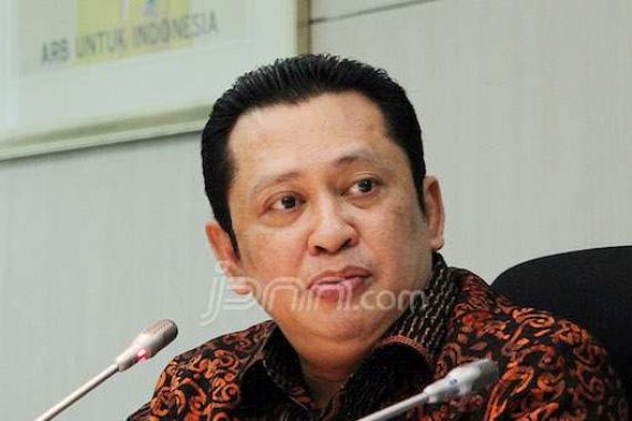Ha Ha Ha... Bamsoet Bicara soal Elektabilitas Jokowi dan Mukidi - JPNN.COM