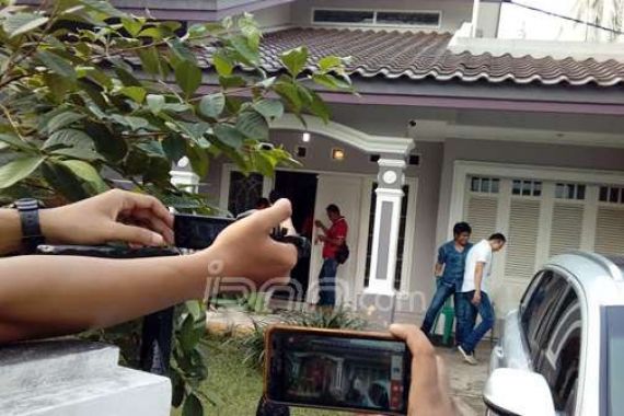 Rumah Aa Gatot Kembali Digeledah, Polisi Butuh Akses Langsung - JPNN.COM