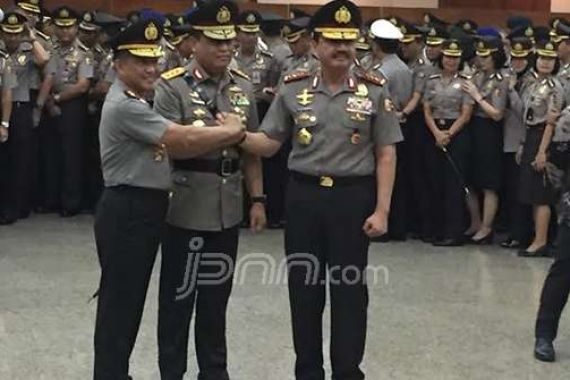 Dua Jenderal Bintang Empat di Pelantikan Wakapolri - JPNN.COM