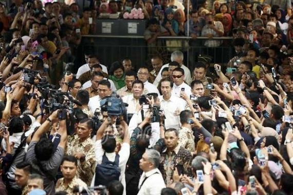 Fahri Hamzah Yakin Duterte Tak Minta Ini ke Jokowi - JPNN.COM