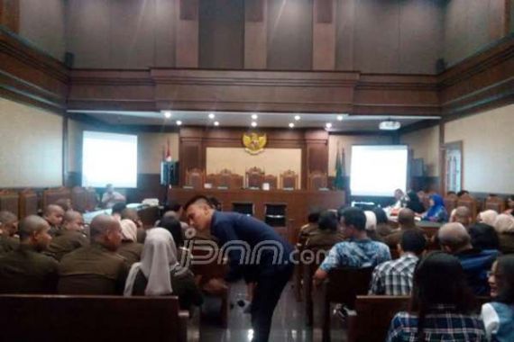 Mendadak, Puluhan Calon Jaksa Ramaikan Sidang Jessica - JPNN.COM