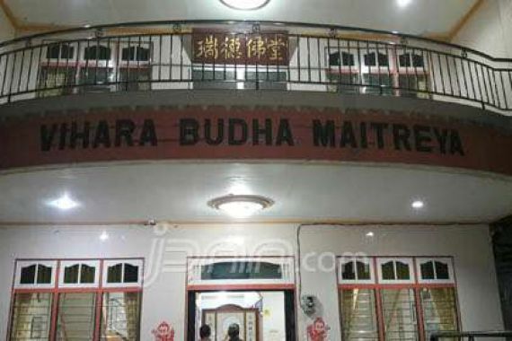 Larang Ayah Beribadah, Anak Bakar Vihara Buddha Maitreya - JPNN.COM