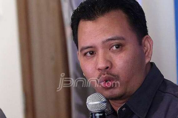 Risma Makin Berpeluang Tumbangkan Ahok, Inilah Sebabnya... - JPNN.COM