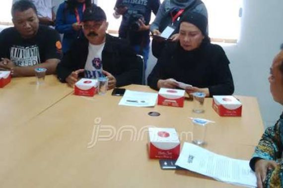 Ahok-Djarot Pulang, Mama Ratna Datang - JPNN.COM