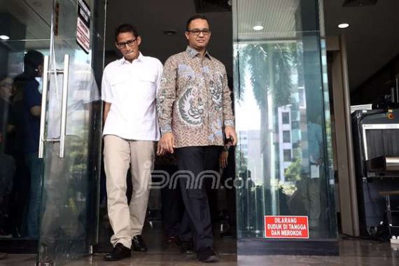 Keluar dari Pintu KPK, Anies-Sandi Langsung Sindir Ahok - JPNN.COM