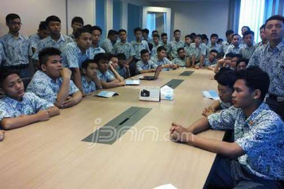 SMA/SMK Diambil Alih Pemprov Berpotensi Picu Pungli dan Putus Sekolah - JPNN.COM