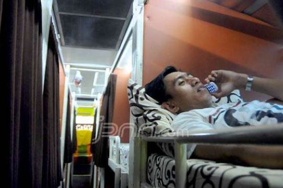 Beginilah Nikmatnya Menaiki Sleeper Bus Pertama di Indonesia - JPNN.COM