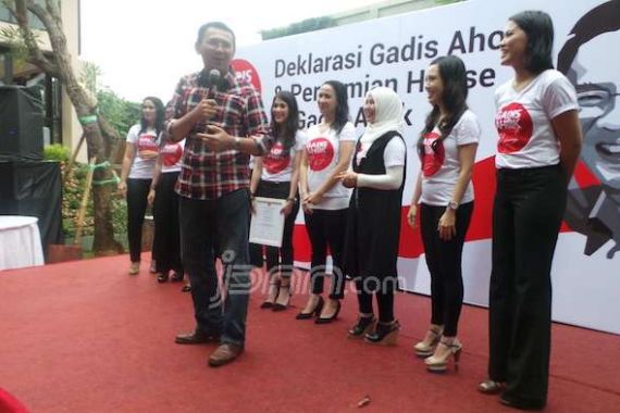 Ahok Ogah Tebar Janji di Depan Gadis Ahok - JPNN.COM