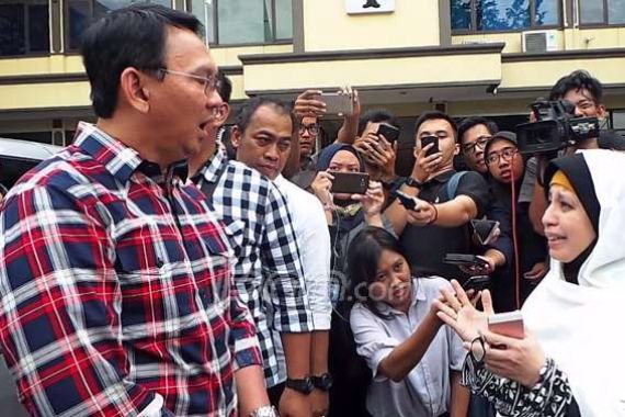 Usai Didemo Saat Blusukan, Ahok Didoakan Seorang Perempuan, Lihat.. - JPNN.COM