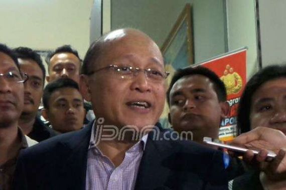 Mario Teguh Umbar Senyuman usai Jalani Pemeriksaan - JPNN.COM