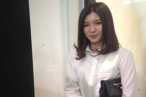 Putri Cantik Ini Suka Pakai Celana Robek - JPNN.COM