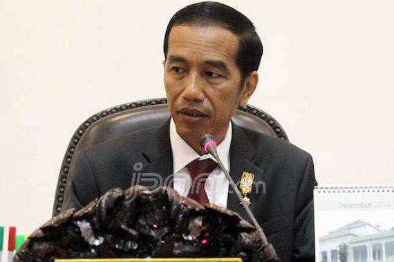 Jokowi Minta Brimob Terus Mengayomi - JPNN.COM