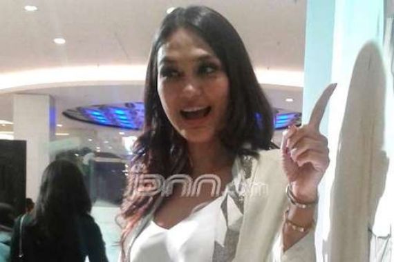 Sorry ya, Luna Maya Belum Pernah tuh Beli Barang KW - JPNN.COM