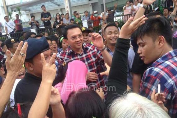 Merasa Kesal, Ahok: Kasih Jarak! - JPNN.COM