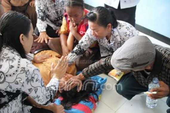 Geger! Murid-murid Kesurupan Setelah Upacara Hari Guru - JPNN.COM