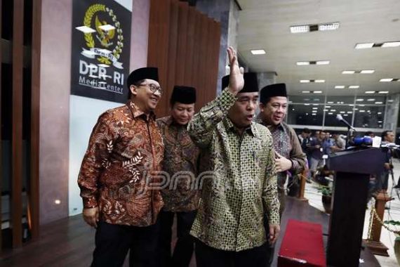 Golkar Janjikan Posisi Strategis Buat Akom Usai Digeser dari Ketua DPR - JPNN.COM