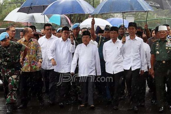 Berpidato di Depan Massa 212, Jokowi Serukan Takbir Berkali-kali - JPNN.COM