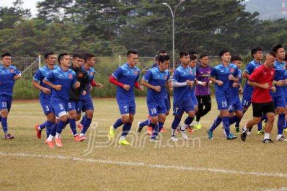 Pelatih Vietnam Tandai Empat Pemain Timnas Ini - JPNN.COM