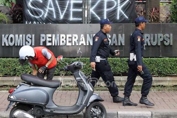 Nah, KPK Cecar Anak Buah SBY soal Aliran Duit e-KTP - JPNN.COM