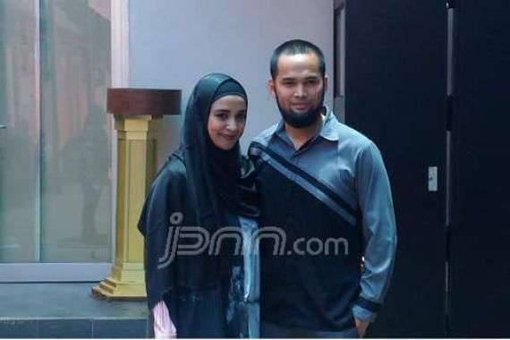 Shireen Sungkar-Teuku Wisnu Pilih Jarang Tampil - JPNN.COM