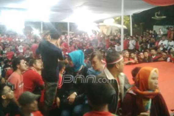 Atmosfer di Kemenpora Jadi Mirip Stadion Gara-Gara Nobar - JPNN.COM