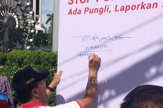 Wiranto Pastikan Satgas Saber Pungli Tak akan Berhenti Beroperasi - JPNN.COM