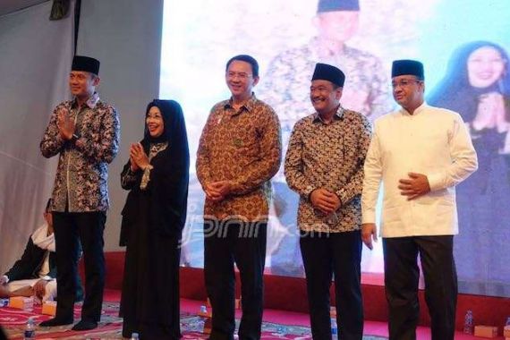 Jokowi Happy Melihat Tiga Cagub DKI Akur di Haul Gus Dur - JPNN.COM