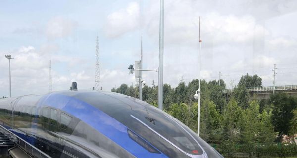 Dunia Hari Ini: Tiongkok Uji Coba Kereta Cepat Terbaru, Incar Kecepatan 4.000km per jam - JPNN.com