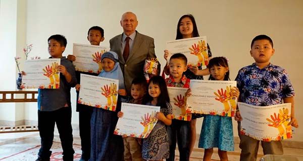 Hebat! 9 Anak Indonesia Raih Penghargaan dari Ceko - JPNN.com