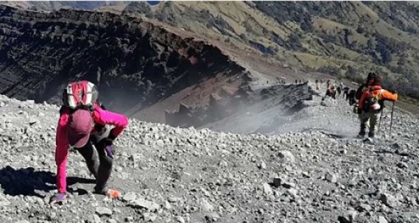 24 Negara Bersaing di Lomba Trail Running Rinjani 100 - JPNN.com