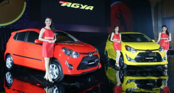 Toyota Pimpin Penjualan Mobil, Honda Posisi 3 - JPNN.com