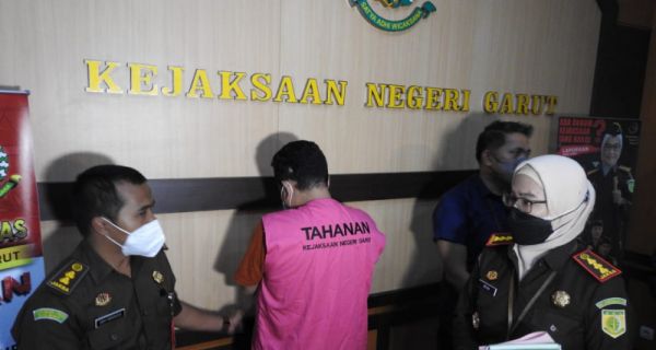 Buron 12 Tahun, Terpidana Korupsi Ditangkap Kejari Garut - JPNN.com