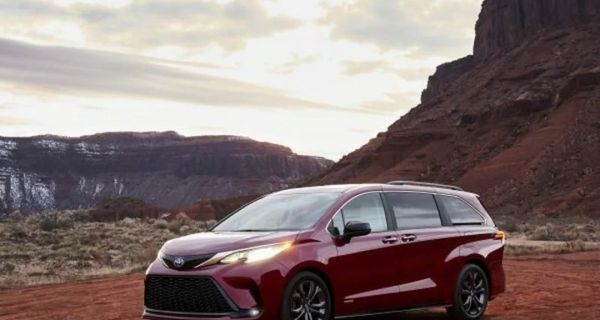 Sabuk Pengaman Bermasalah, 2.259 Toyota Sienna 2022 Ditarik - JPNN.com