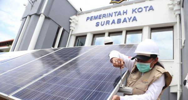 Keren, Atap Balai Kota Surabaya Dipasangi Sel Surya Hasil Karya Anak Bangsa - JPNN.com