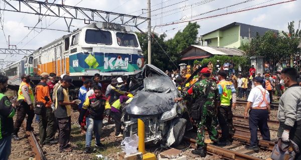 Pengemudi Avanza yang Tewas Tertabrak KA Itu Rochim Mustadi, Dia Ternyata - JPNN.com