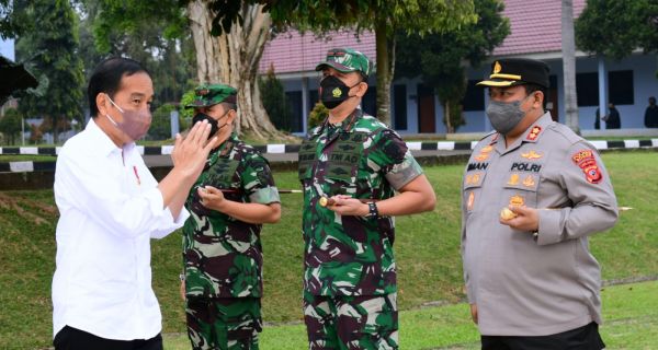 2 Jenderal TNI Melepas Jokowi Meninggalkan Bogor, dari Polisi Sebatas Pamen, Lihat - JPNN.com