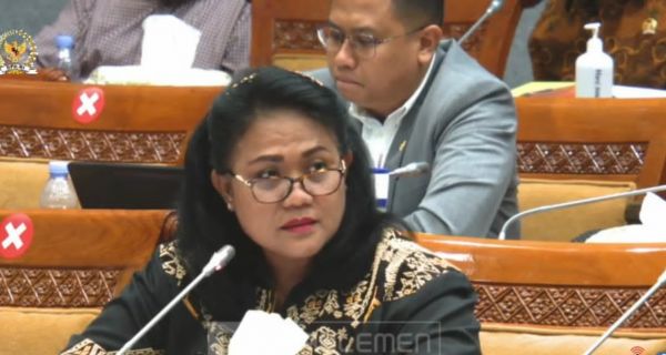 Anita Demokrat Murka, Menunjuk-nunjuk Nadiem, Singgung PPPK Belum Terima SK - JPNN.com