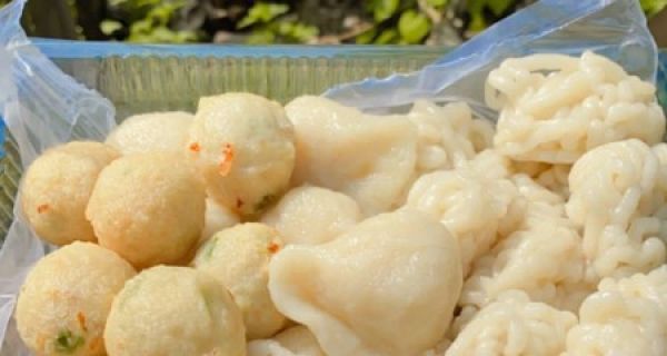 Makan Pempek Sepuasnya, Cukup Bayar Rp 49 Ribu, Mau Coba? - JPNN.com