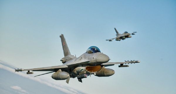 Rusia Peringatkan Risiko Besar Jika Barat Kirim F-16 ke Ukraina - JPNN.com