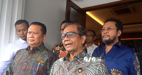 Ungkap Sikap Jokowi soal Pemilu 2024, Mahfud MD Menjamin - JPNN.com