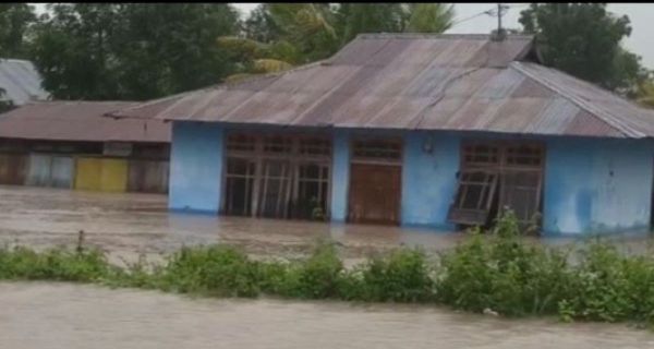 Jefry Manafe Minta Warga Kabupaten Kupang Mewaspadai Banjir Bandang dan Tanah Longsor - JPNN.com