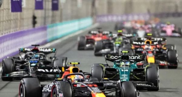 Sergio Perez Menangi F1 GP Arab Saudi, Max Verstappen Tampil Memukau - JPNN.com