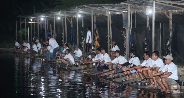 Ganjar Creasi Gelar Perlombaan Mancing Bersama Komunitas di Sidoarjo - JPNN.com