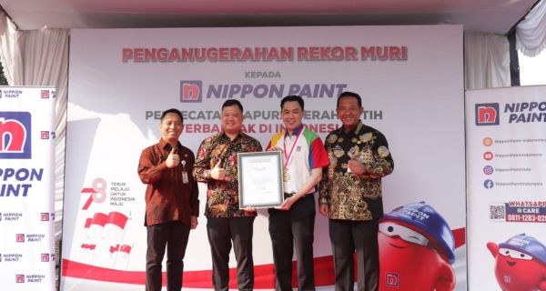 HUT ke-78 RI, Nippon Paint Siapkan 243.490 Liter Cat untuk 24.349 Gapura di Seluruh Indonesia - JPNN.com