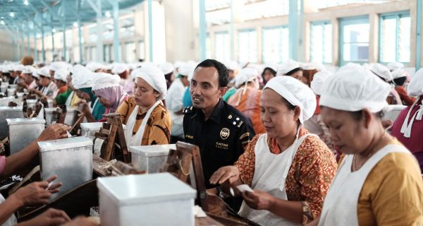 Ini Langkah Bea Cukai Kediri Memasyarakatkan Ketentuan Cukai, Ada Harapan Besar - JPNN.com