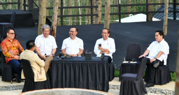 Jokowi Agak Berjarak dengan Erick Thohir Pagi Tadi - JPNN.com