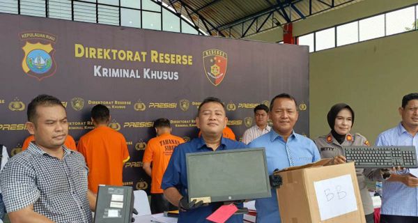 4 Karyawan Bank di Batam Bobol Rekening Nasabah, Gasak Rp 25 Miliar, Modusnya Begini - JPNN.com