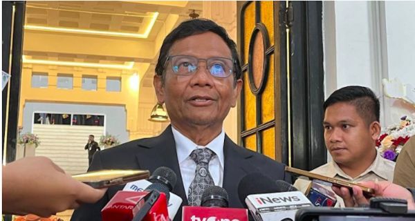 Makan Siang Gratis Masuk APBN 2025, Mahfud: Kurang Tepat - JPNN.com