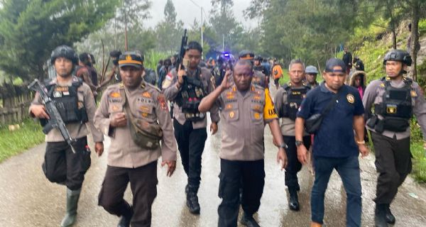 PDIP dan PBB Bentrok saat Pleno Pemilu 2024, 9 Warga jadi Korban - JPNN.com