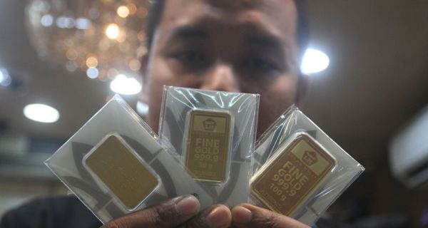 Naik Lagi, Harga Emas Antam Hari Ini Tembus Rp 1,471 Juta Per Gram - JPNN.com